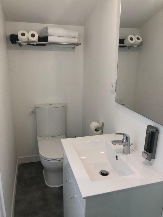 La Cabane Centre La Breche Wifi Calme Linge De Pressing นีออร์ ภายนอก รูปภาพ